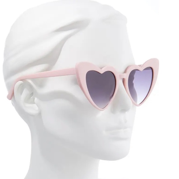 BP. Nordstrom Accessories - 🔥CLEARANCE🔥 Fashion Heart Sunglasses by BP. Nordstrom